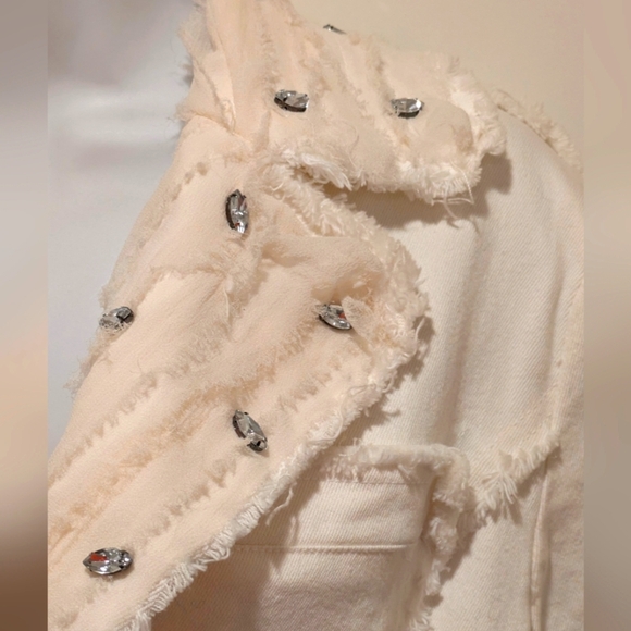 EUC Donna Karan 8 White Denim Shredded Hem Jacket with Embellishments - Picture 5 of 11